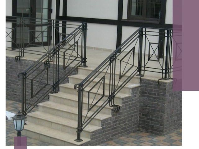 Перила для крыльца в Сосногорске — монтаж, изготовление и установка