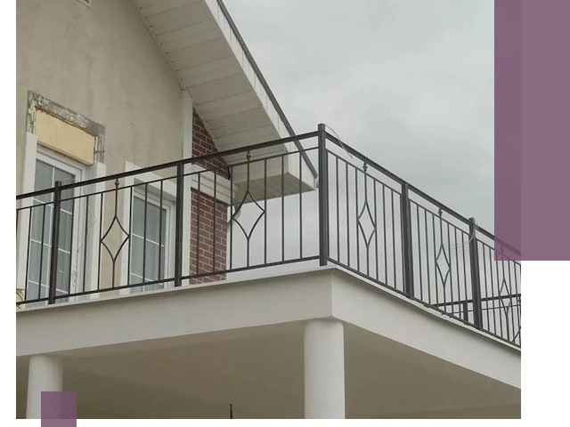 Изготовление балконных ограждений в Сосногорске из металла и стекла